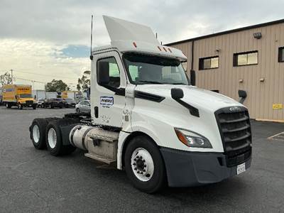 Freightliner Cascadia 126 Day Cab Truck - Cummins 400HP, 13 Speed Automatic