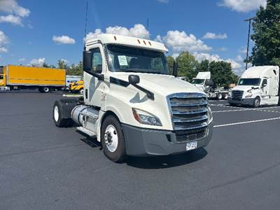 Freightliner Cascadia 126 Single Axle Day Cab Truck - 410HP, 12 Speed Automatic