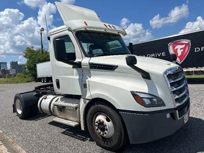 Freightliner Cascadia 126 Single Axle Day Cab Truck - 410HP, 12 Speed Automatic