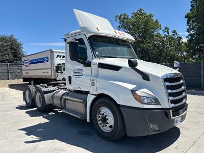 Freightliner Cascadia 126 Day Cab Truck - 435HP, 12 Speed Automatic