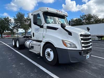 Freightliner Cascadia 126 Day Cab Truck - 455HP, 10 Speed Manual