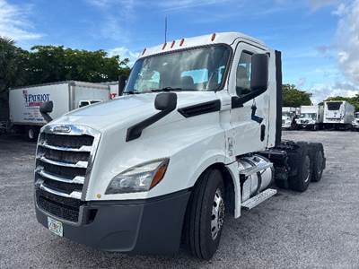 Freightliner Cascadia 126 Day Cab Truck - 455HP, 12 Speed Automatic