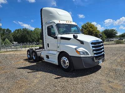 Freightliner Cascadia 126 Day Cab Truck - 450HP, 12 Speed Automatic