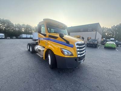 Freightliner Cascadia 126 Day Cab Truck - 435HP, 12 Speed Automatic