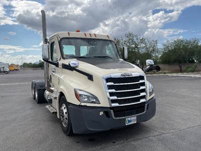 Freightliner Cascadia 126 Day Cab Truck - 450HP, 12 Speed Automatic