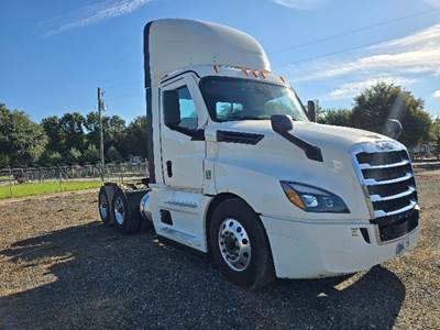 Freightliner Cascadia 126 Day Cab Truck - 450HP, 12 Speed Automatic