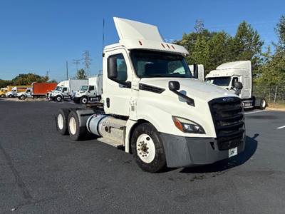 Freightliner Cascadia 126 Day Cab Truck - Cummins 400HP, 13 Speed Automatic