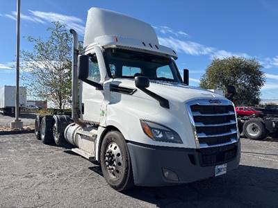 Freightliner Cascadia 126 Day Cab Truck - 505HP, 13 Speed Manual