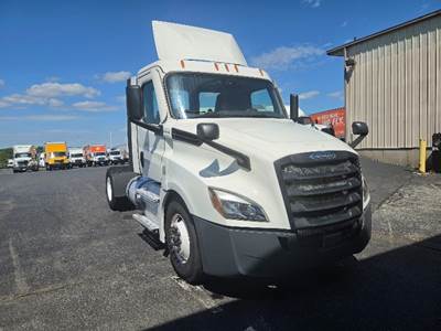 Freightliner Cascadia 126 Single Axle Day Cab Truck - 410HP, 12 Speed Automatic