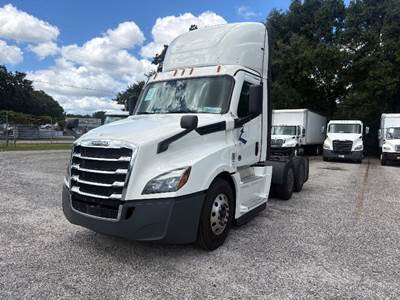 Freightliner Cascadia 126 Day Cab Truck - 450HP, 12 Speed Automatic