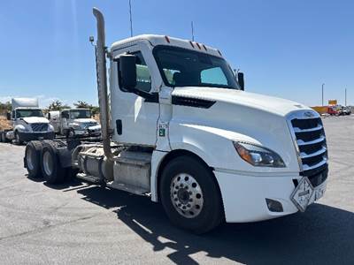 Freightliner Cascadia 126 Day Cab Truck - 475HP, 10 Speed Manual