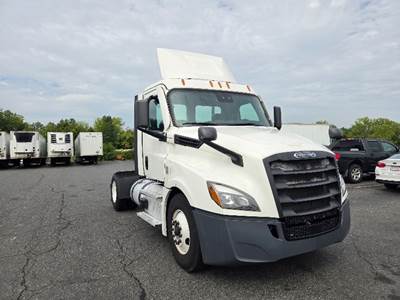 Freightliner Cascadia 126 Single Axle Day Cab Truck - 410HP, 12 Speed Automatic