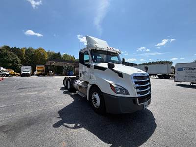 Freightliner Cascadia 126 Day Cab Truck - 435HP, 12 Speed Automatic