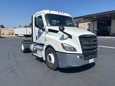 Freightliner Cascadia 126 Single Axle Day Cab Truck - 410HP, 12 Speed Automatic