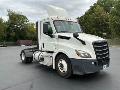 Freightliner Cascadia 126 Single Axle Day Cab Truck - 410HP, 12 Speed Automatic