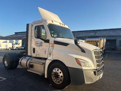 Freightliner Cascadia 126 Single Axle Day Cab Truck - 410HP, 12 Speed Automatic