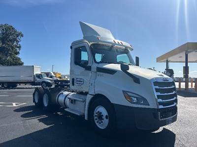 Freightliner Cascadia 126 Day Cab Truck - 435HP, 12 Speed Automatic