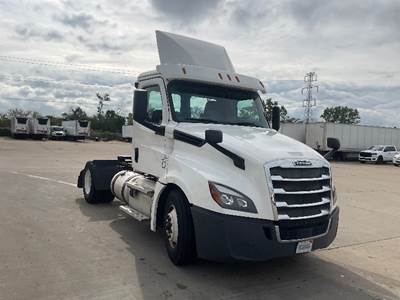 Freightliner Cascadia 126 Single Axle Day Cab Truck - 410HP, 12 Speed Automatic