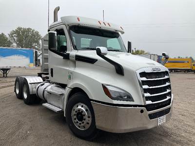 Freightliner Cascadia 126 Day Cab Truck - Cummins 500HP, 13 Speed Automatic