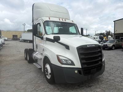 Freightliner Cascadia 126 Day Cab Truck - 455HP, 12 Speed Automatic