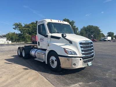 Freightliner Cascadia 126 Day Cab Truck - Cummins 500HP, 12 Speed Automatic