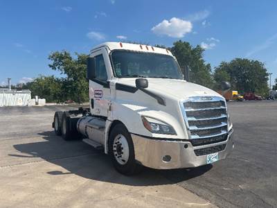 Freightliner Cascadia 126 Day Cab Truck - Cummins 500HP, 12 Speed Automatic
