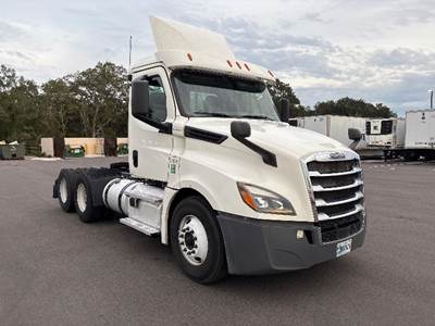 Freightliner Cascadia 126 Day Cab Truck - 435HP, 12 Speed Automatic