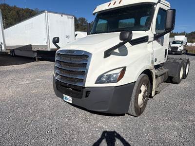 Freightliner Cascadia 126 Day Cab Truck - 435HP, 12 Speed Automatic