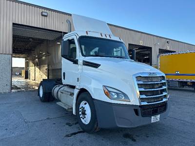 Freightliner Cascadia 126 Single Axle Day Cab Truck - 410HP, 10 Speed Manual