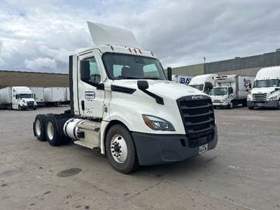 Freightliner Cascadia 126 Day Cab Truck - 435HP, 12 Speed Automatic