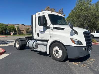 Freightliner Cascadia 126 Single Axle Day Cab Truck - 410HP, 12 Speed Automatic