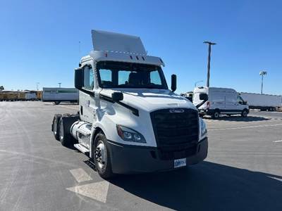 Freightliner Cascadia 126 Day Cab Truck - Cummins 400HP, 13 Speed Automatic