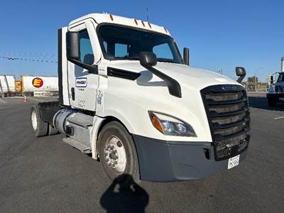 Freightliner Cascadia 126 Single Axle Day Cab Truck - 410HP, 12 Speed Automatic