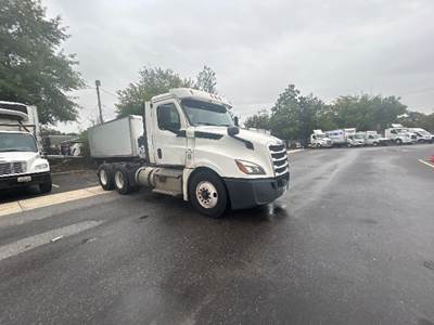 Freightliner Cascadia 126 Day Cab Truck - 435HP, 12 Speed Automatic