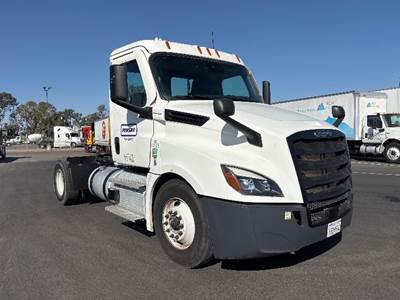 Freightliner Cascadia 126 Single Axle Day Cab Truck - 410HP, 12 Speed Automatic