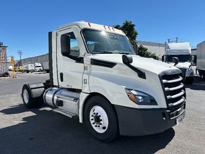 Freightliner Cascadia 126 Single Axle Day Cab Truck - 410HP, 12 Speed Automatic