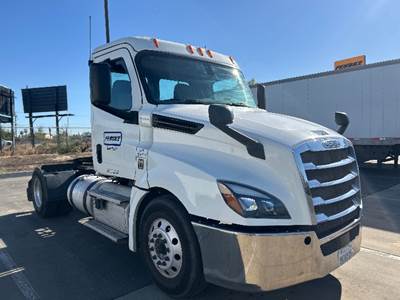 Freightliner Cascadia 126 Single Axle Day Cab Truck - 435HP, 12 Speed Automatic