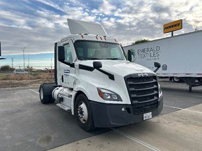 Freightliner Cascadia 126 Single Axle Day Cab Truck - 410HP, 12 Speed Automatic