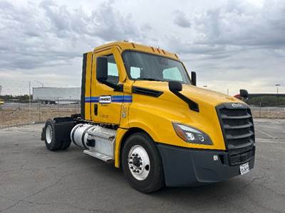 Freightliner Cascadia 126 Single Axle Day Cab Truck - 410HP, 12 Speed Automatic