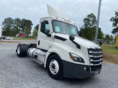 Freightliner Cascadia 126 Single Axle Day Cab Truck - 410HP, 12 Speed Automatic