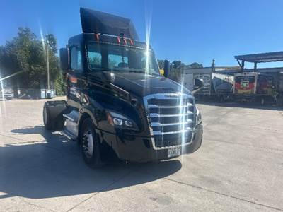 Freightliner Cascadia 126 Single Axle Day Cab Truck - 410HP, 12 Speed Automatic