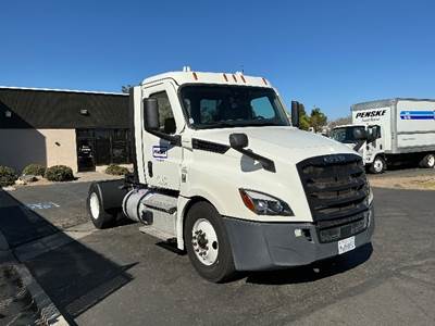 Freightliner Cascadia 126 Single Axle Day Cab Truck - 410HP, 12 Speed Automatic
