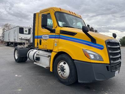 Freightliner Cascadia 126 Single Axle Day Cab Truck - 410HP, 12 Speed Automatic