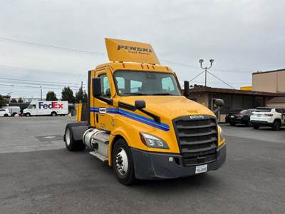 Freightliner Cascadia 126 Single Axle Day Cab Truck - 410HP, 12 Speed Automatic