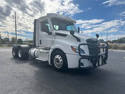 Freightliner Cascadia 126 Day Cab Truck - 505HP, 12 Speed Automatic