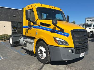 Freightliner Cascadia 126 Single Axle Day Cab Truck - 410HP, 12 Speed Automatic