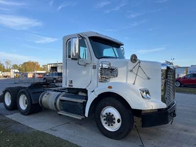Freightliner Coronado 122 SD Day Cab Truck - 475HP, 10 Speed Manual