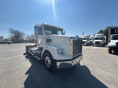 Freightliner Coronado 122 SD Day Cab Truck - Cummins 450HP, 13 Speed Manual