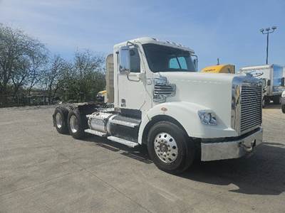Freightliner Coronado 122 SD Day Cab Truck - Cummins 450HP, 13 Speed Manual