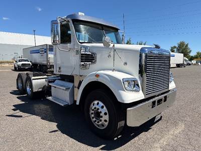 Freightliner Coronado 122 SD Day Cab Truck - Cummins 450HP, 13 Speed Automatic
